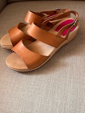 Swedish Hasbeens Cognac Leather Wedge Sandals
SIZE 38. Fits like a 7.5